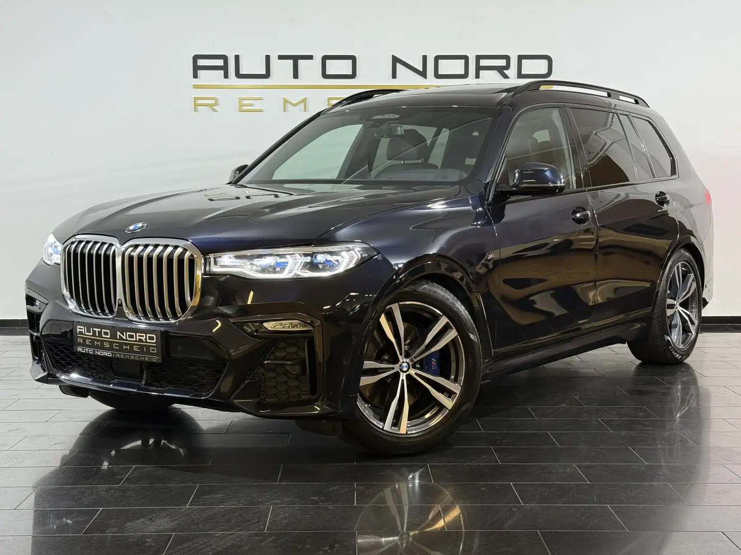 BMW X7 xDrive 40i M-Sport*Sky-Lounge*Memory*Laser* Schwarz - 1