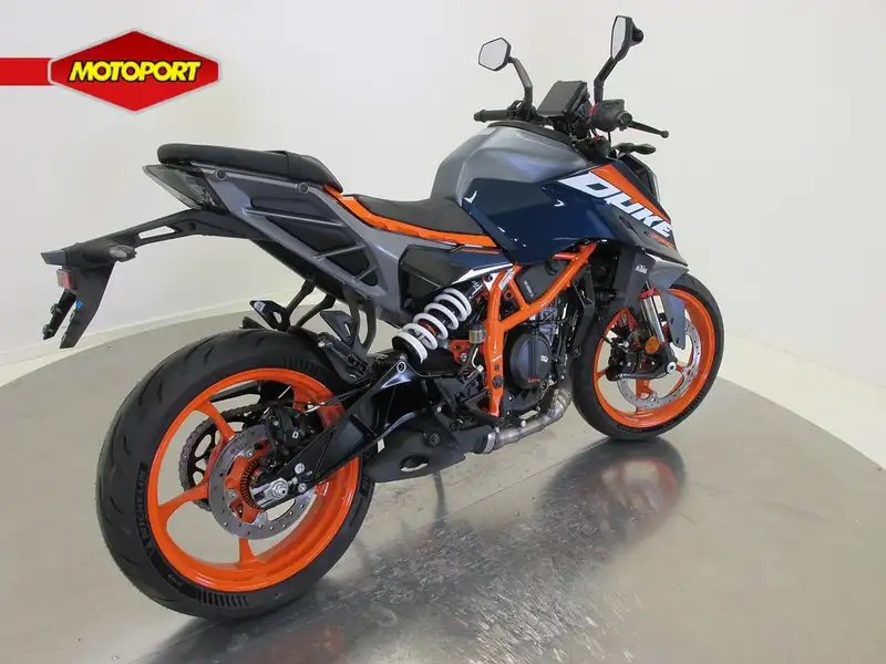 KTM 390 Duke - foto 5