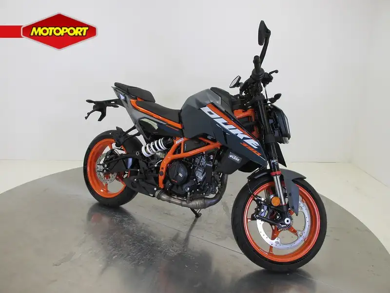 KTM 390 Duke - foto 2