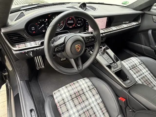Porsche 992 view 8