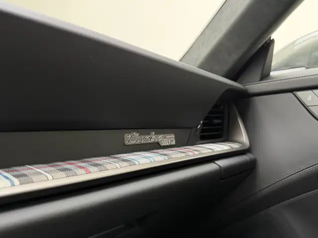 Porsche 992 view 12