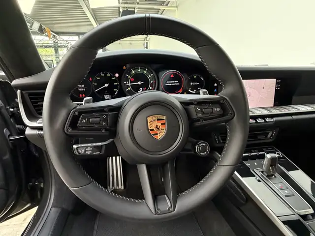 Porsche 992 view 9