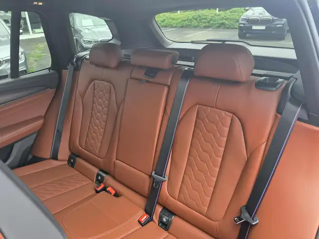 BMW X3 M view 9
