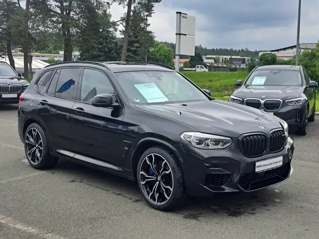 BMW X3 M view 3