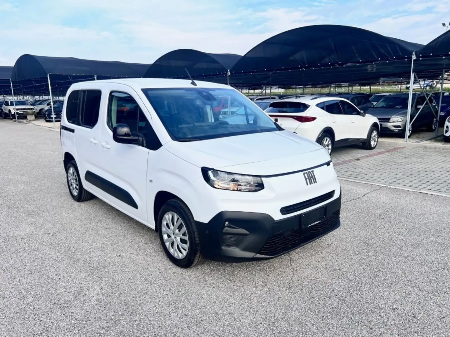 Fiat Doblo 1.5 BlueHdi 100CV 5 Posti Entry Bianco - 2
