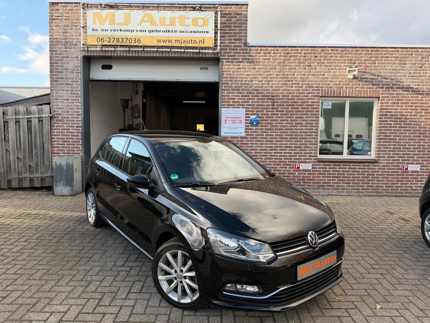 Volkswagen Polo 1.2 TSI Highline navigatie cruise control Zwart - 1