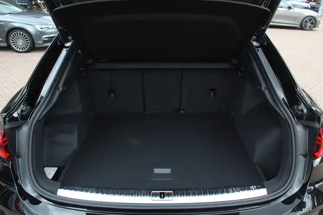 Audi Q3 view 17