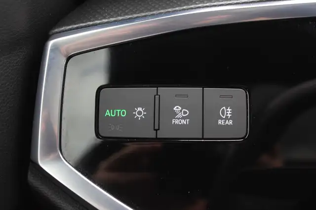 Audi Q3 view 29