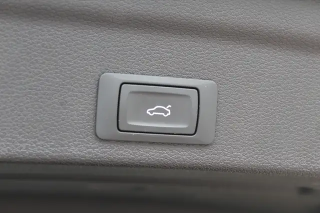Audi Q3 view 30
