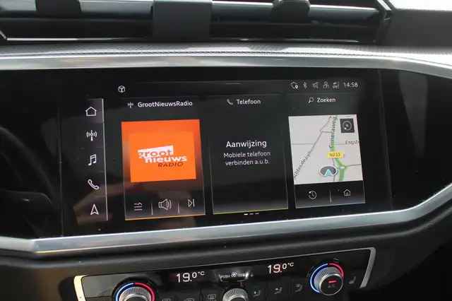 Audi Q3 view 22