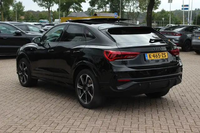 Audi Q3 view 4