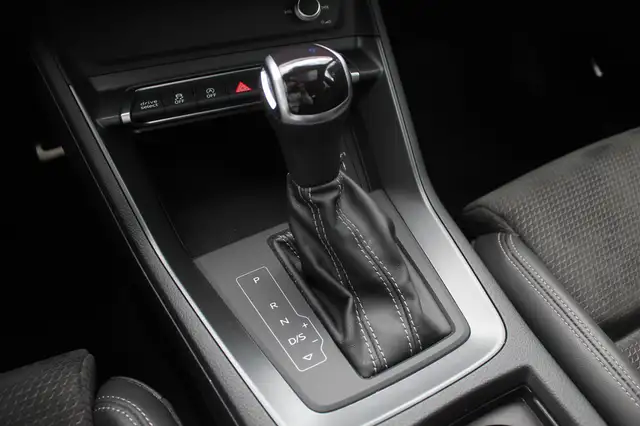 Audi Q3 view 27