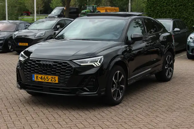 Audi Q3 view 7