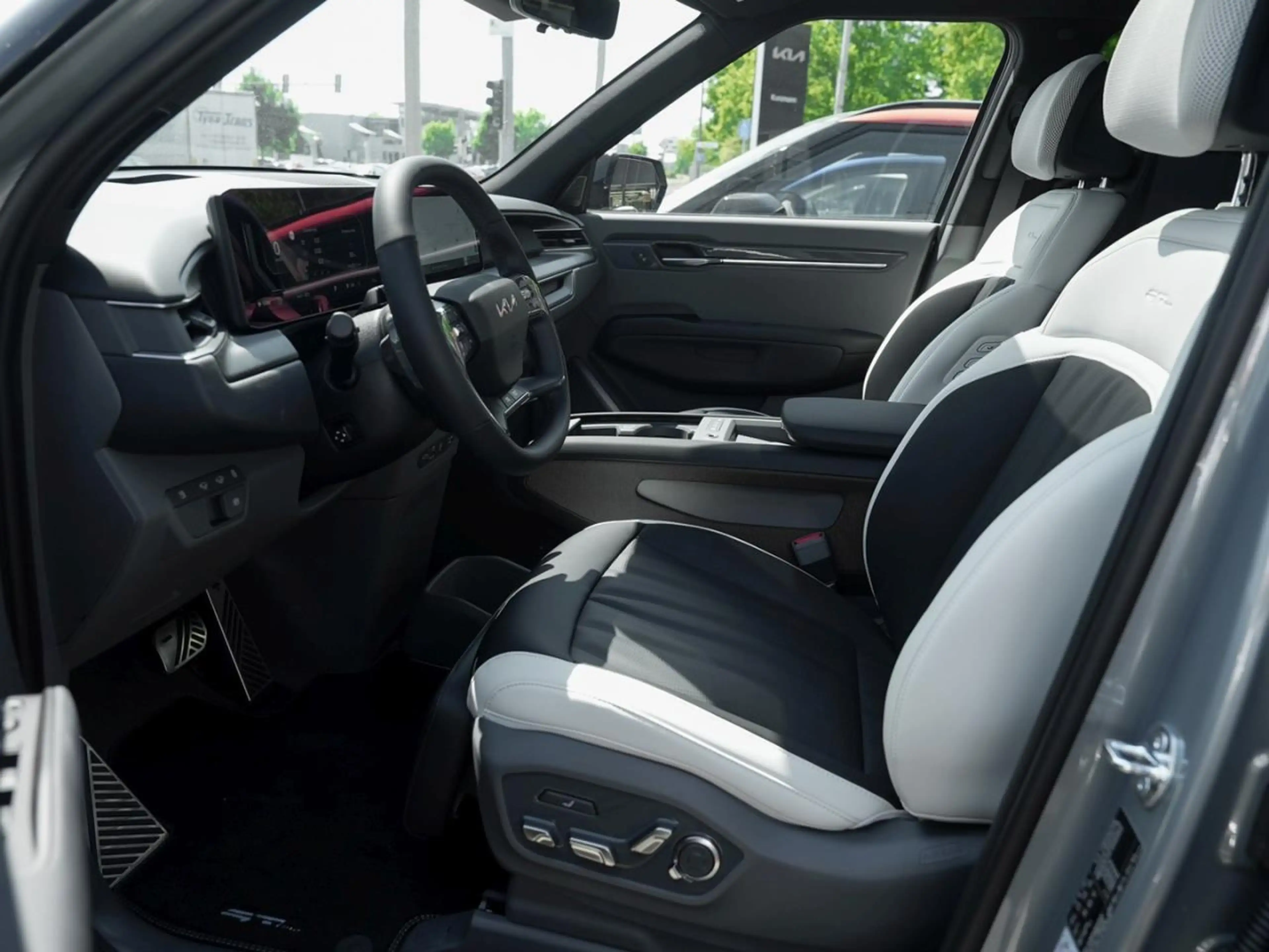 Kia EV9 99,8 kWh AWD GT-Line Panorama 360° ACC AHK — photo 7
