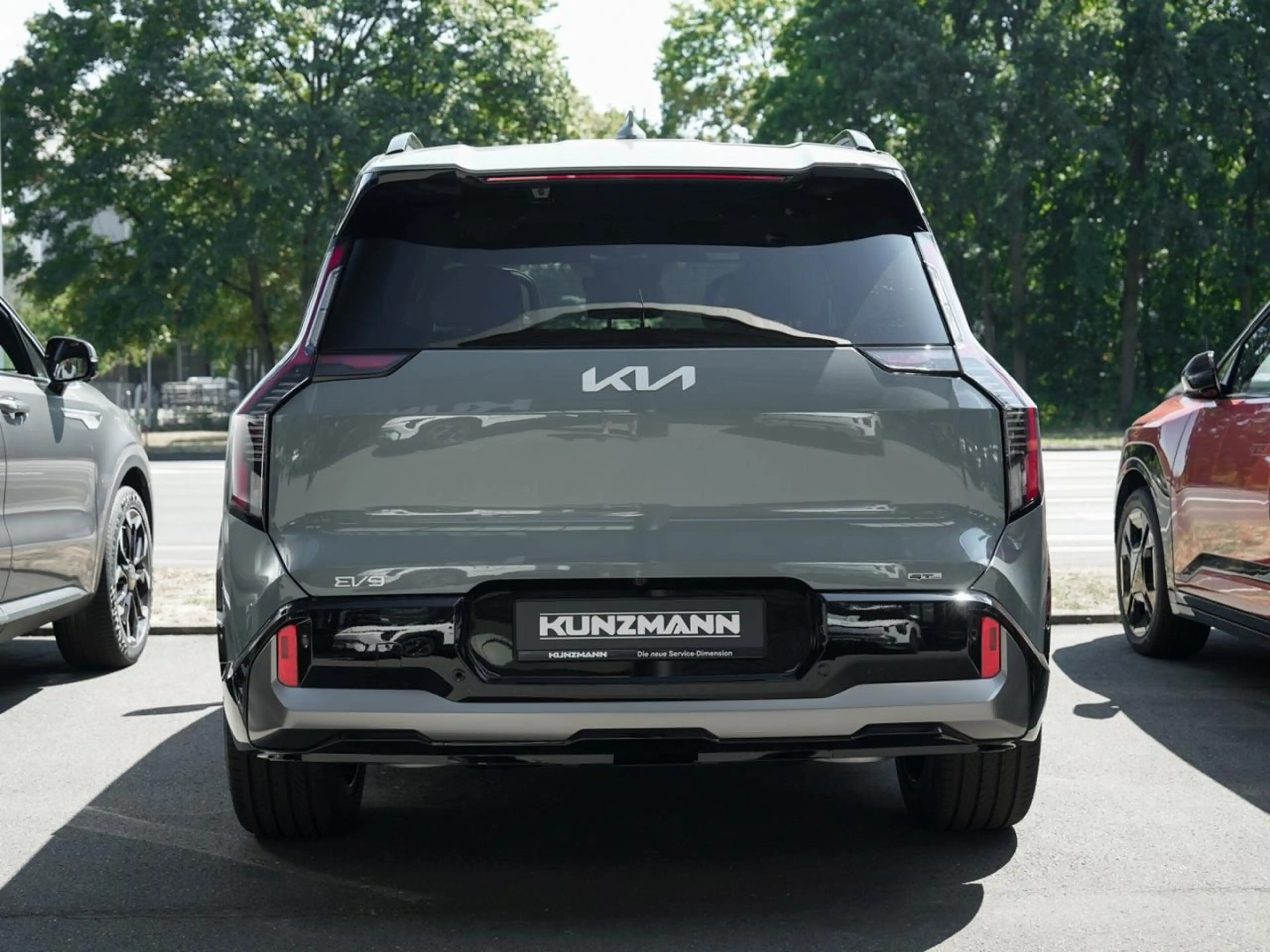 Kia EV9 99,8 kWh AWD GT-Line Panorama 360° ACC AHK — photo 4