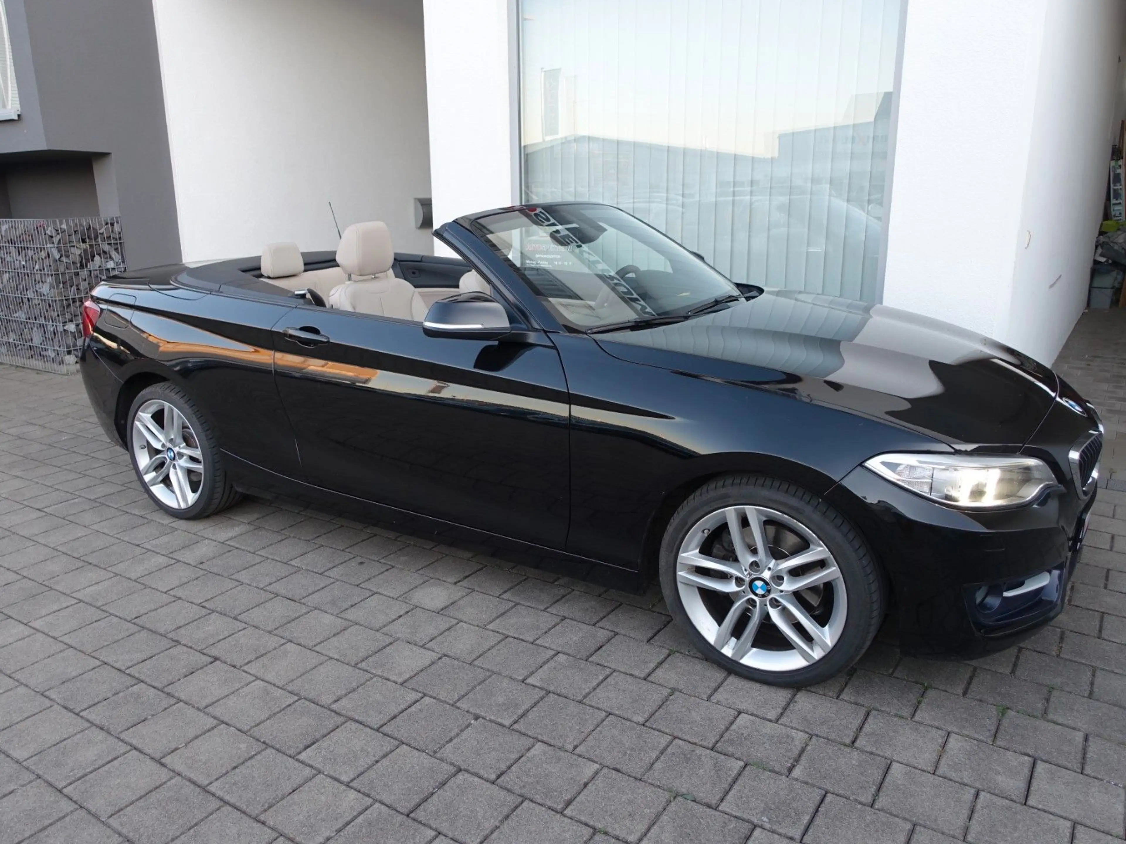 BMW 220 i Cabrio Sport M-LENKRAD/NAVI/XENON — photo 11