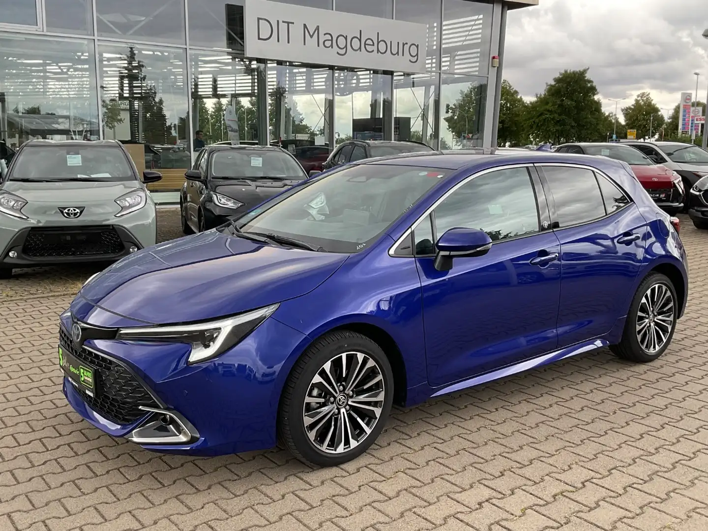 Toyota Corolla 1.8 Team D Carplay,Navi,Sitzheizung Blau - 2