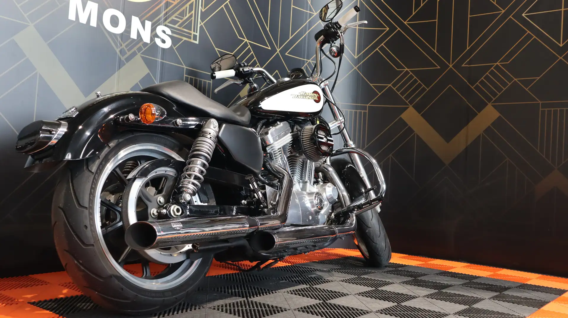 Harley-Davidson Superlow Zwart - 2