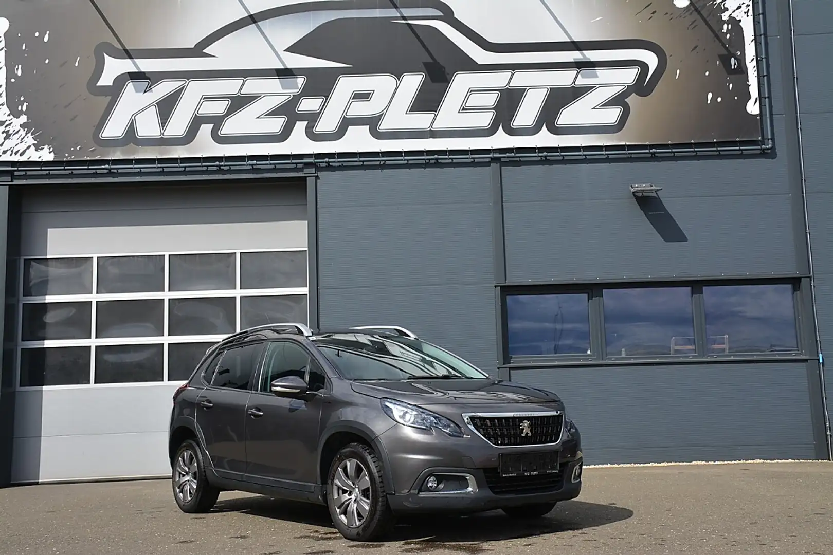 Peugeot 2008 PureTech 110 S&S Signature 6-Gang-Manuell NAVI ... Grau - 1