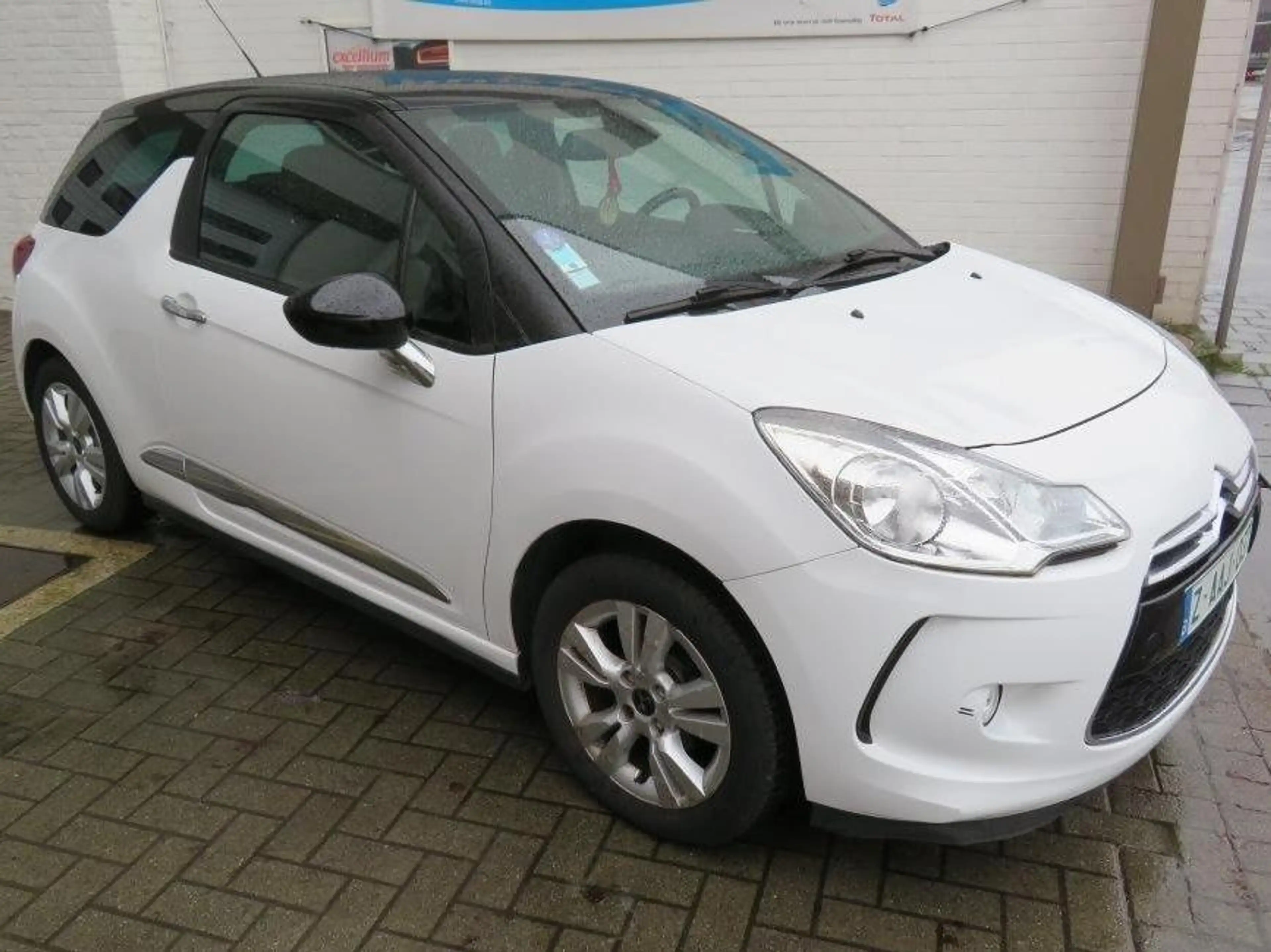 Citroen DS3 DS3 1.2i PureTech So Chic S — photo 3