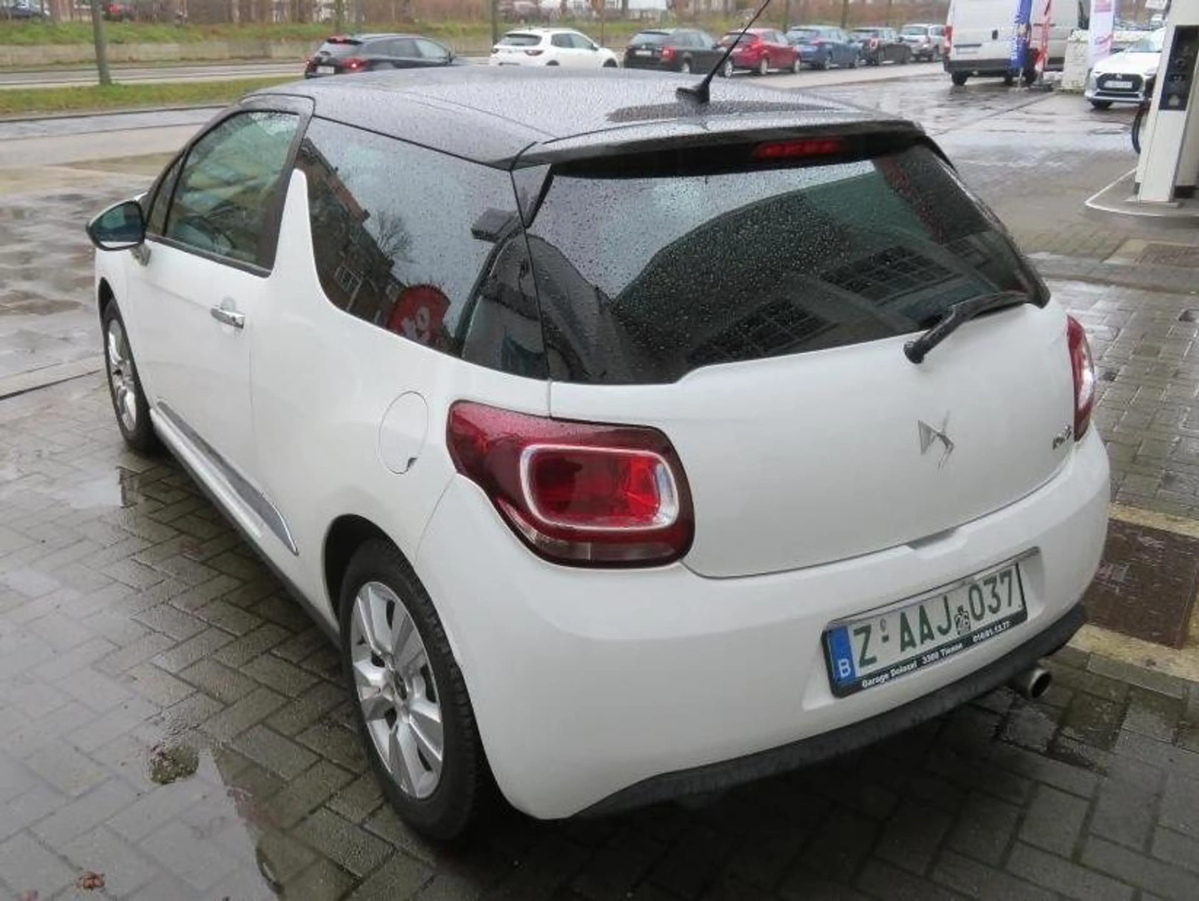 Citroen DS3 DS3 1.2i PureTech So Chic S — photo 4