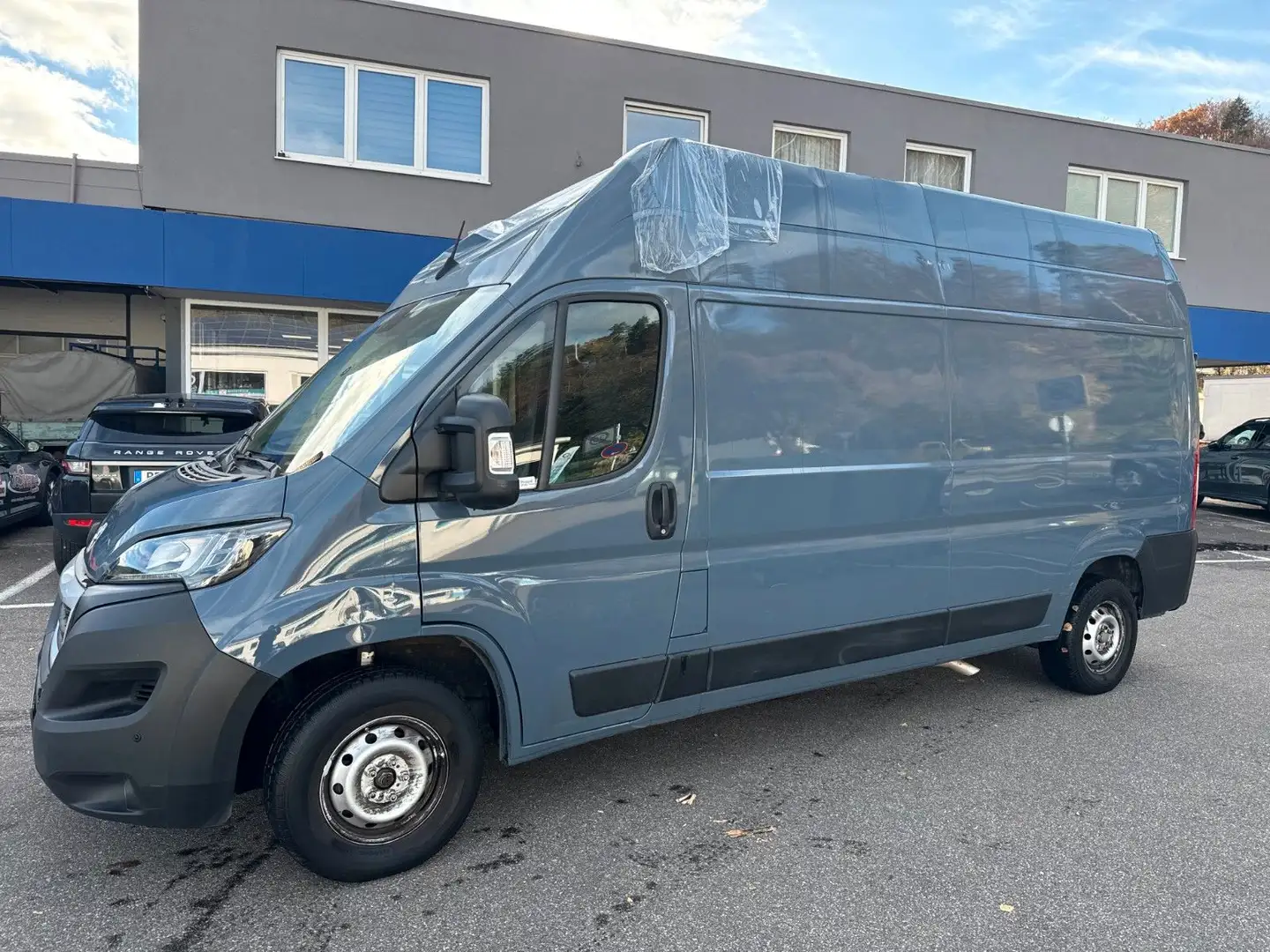 Peugeot Boxer 335 L3H3 BlueHDi 140 Kam Klima Assist Grau - 1
