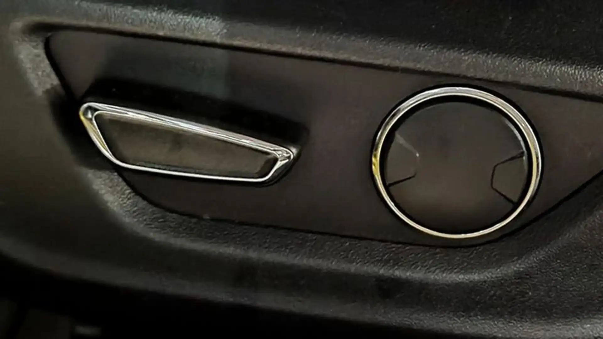 Ford Mustang - 2