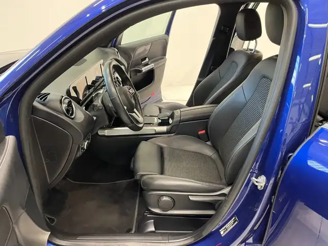 Mercedes-Benz GLB view 6