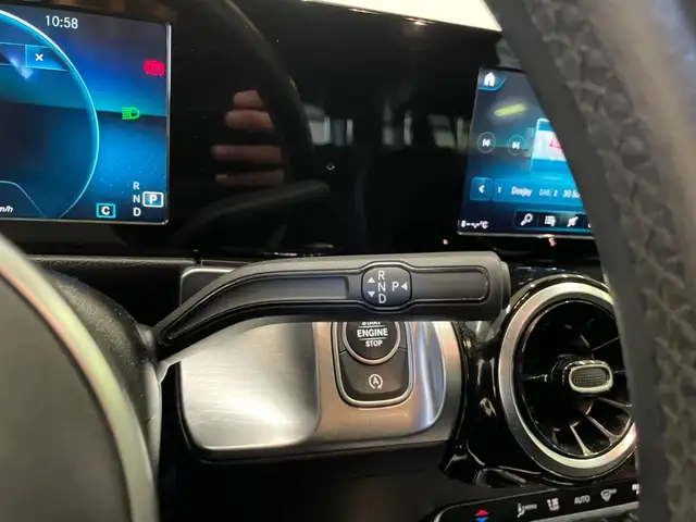 Mercedes-Benz GLB view 8