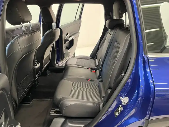 Mercedes-Benz GLB view 7