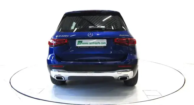 Mercedes-Benz GLB view 4