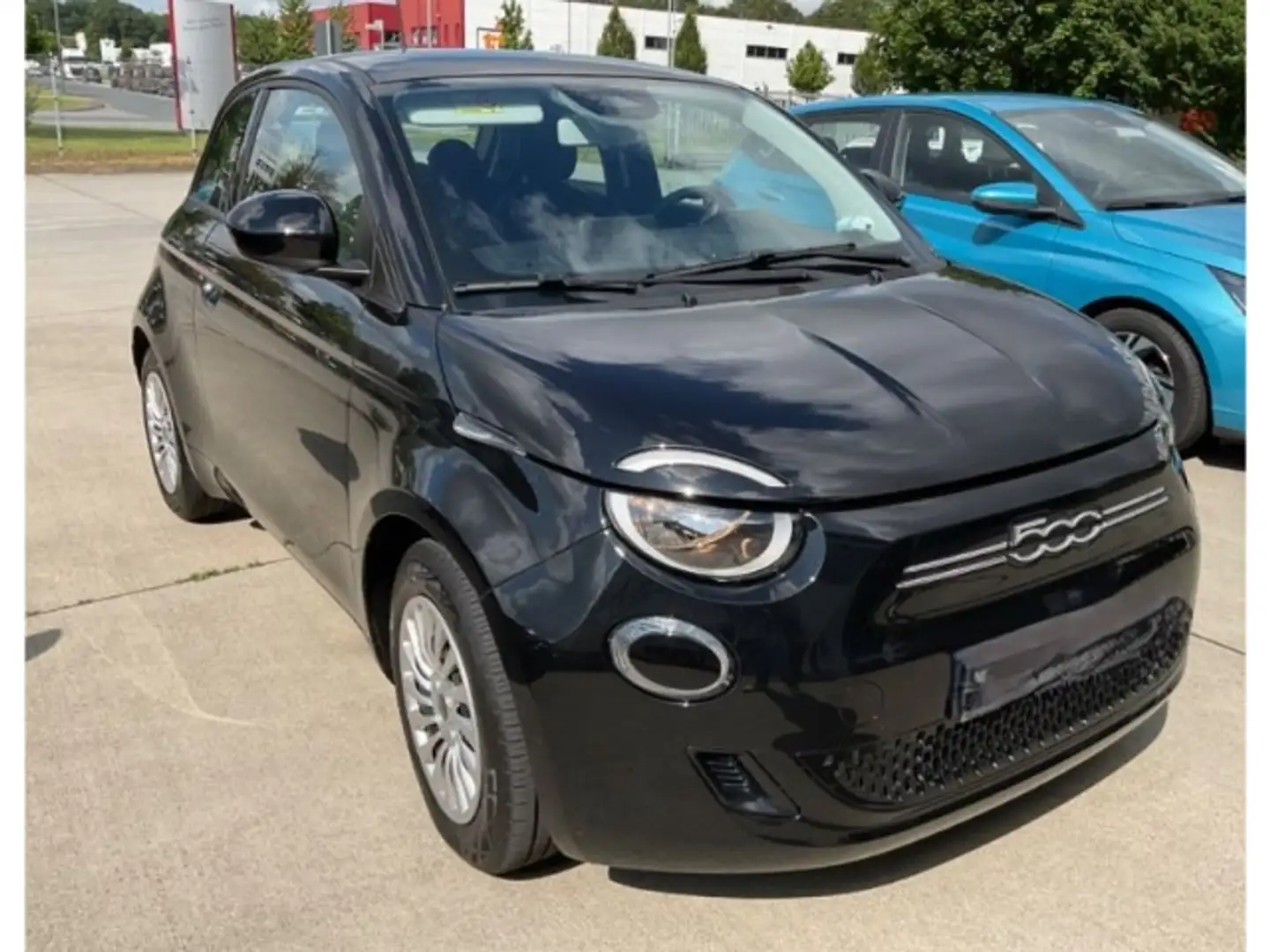 Fiat 500e Neuer e Action Automatik 95 PS Komfort Paket Schwarz - 2