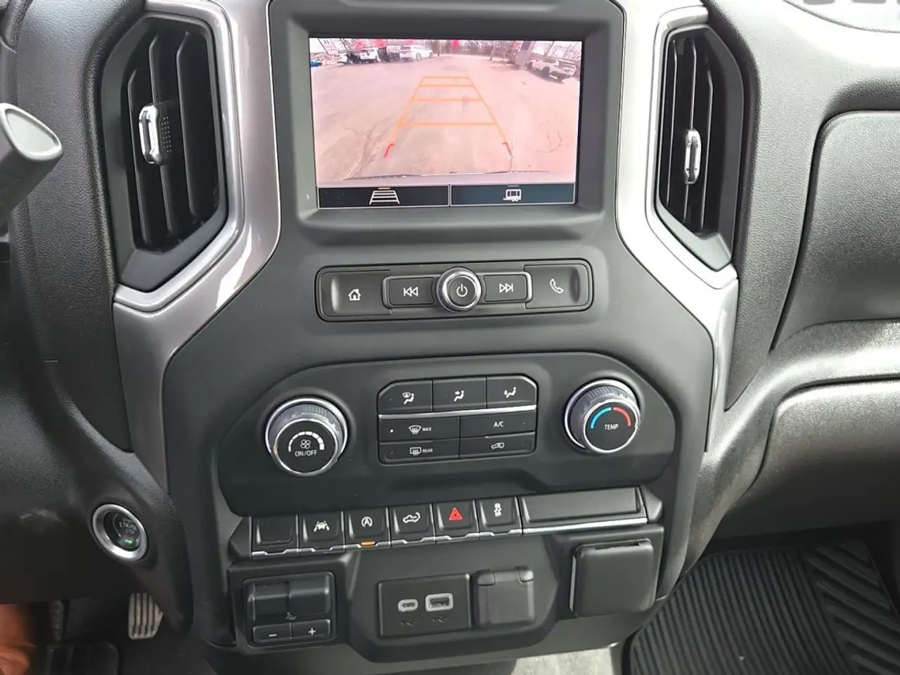 Chevrolet Silverado 1500 снимка Chevrolet Silverado 1500