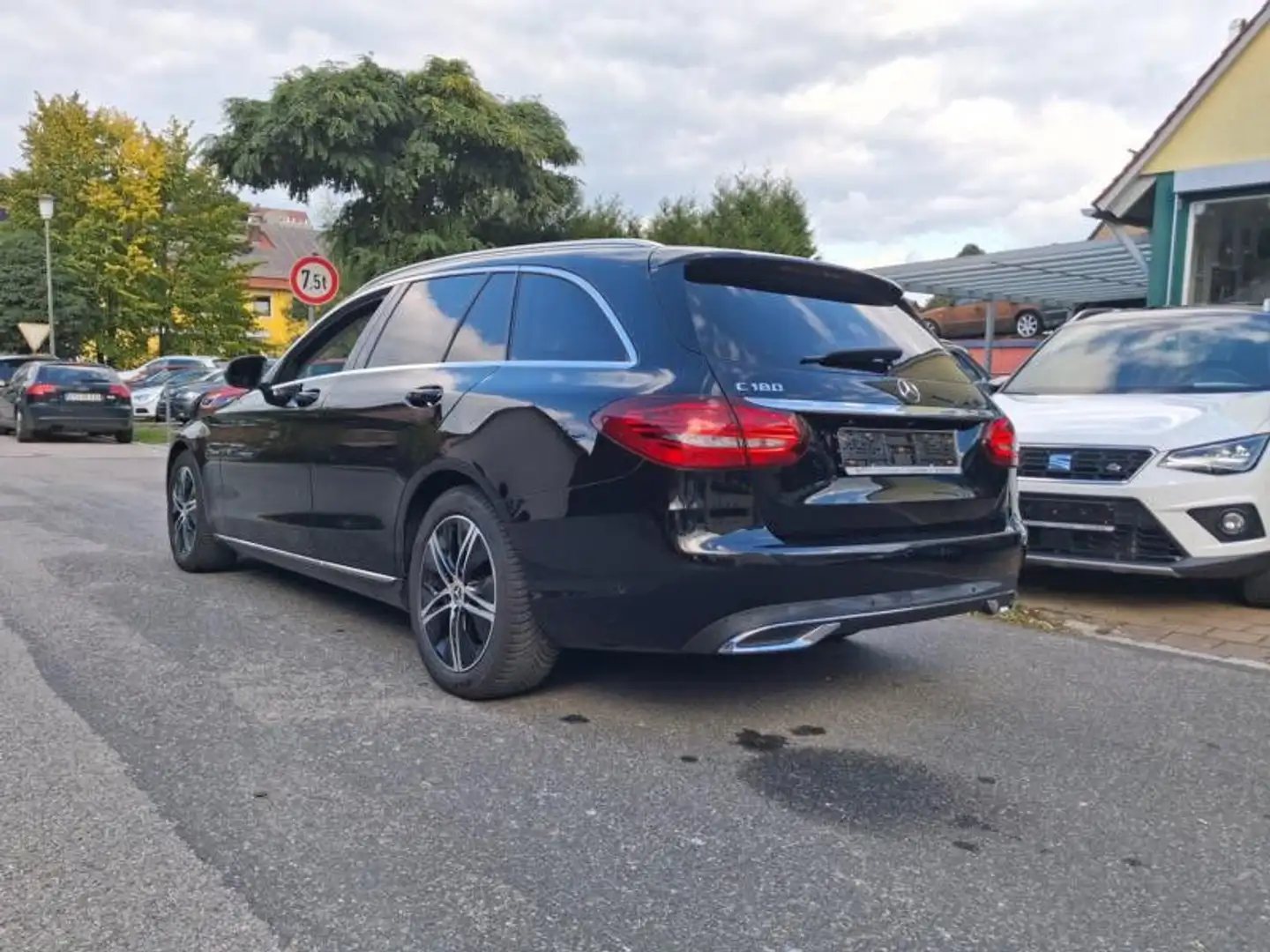 Mercedes-Benz C 180 T Avantgarde LED+AHK+DAB Schwarz - 2