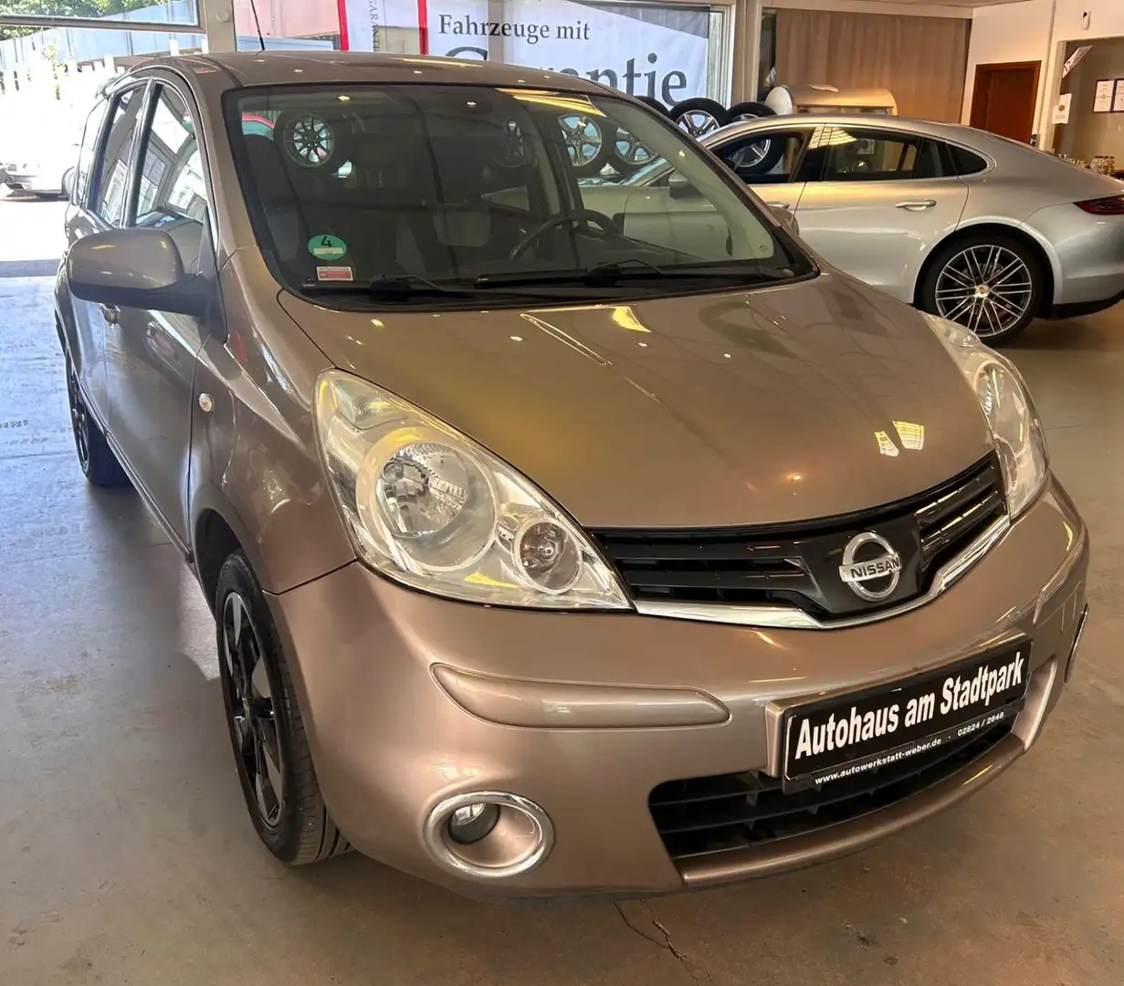 Nissan Note I-Way+-Navi-PDC Beige - 1