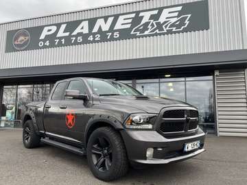 1500 Quad Cab 5,7 L V8 Essence GPL 400 CV Red Edition