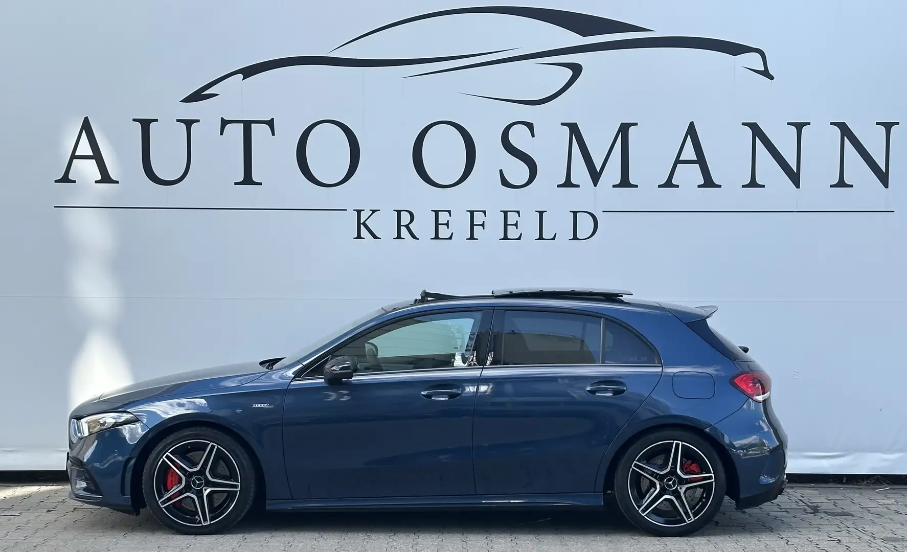 Mercedes-Benz A 35 AMG 4M Speedshift DCT 7G AMG Lenkradtasten Blau - 2