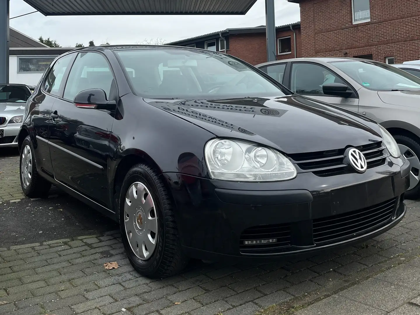 Volkswagen Golf Trendline Black - 1