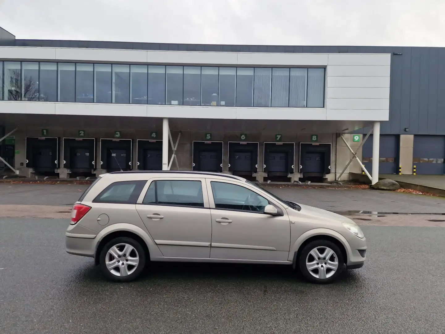 Opel Astra Wagon 1.4 Business AIRCO CRUISE TREKHAAK Gris - 2
