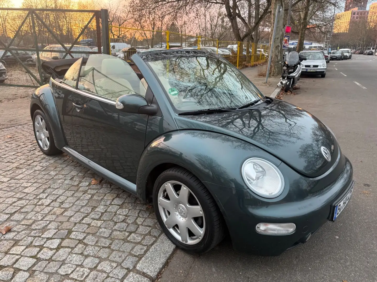 Volkswagen New Beetle Cabriolet 2.0 Highline*Prins LPG* Grün - 1