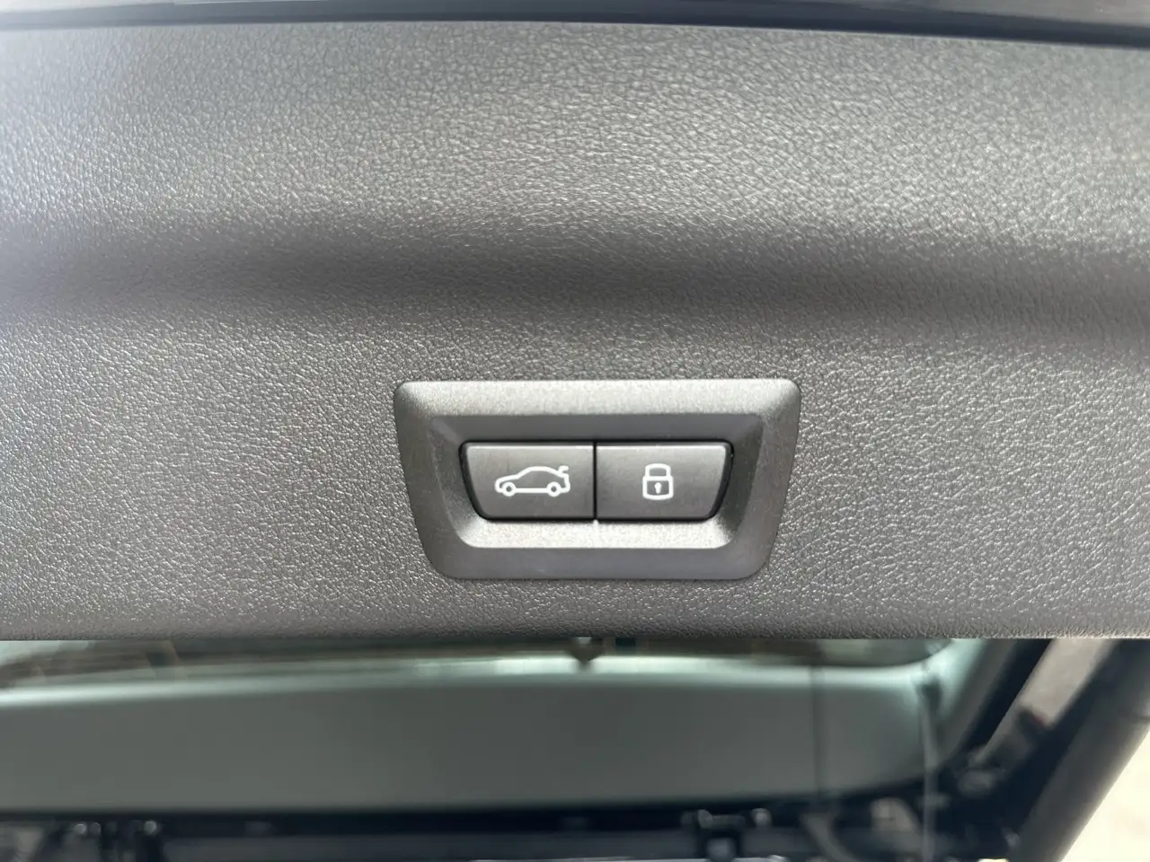 BMW iX1 xDrive30 xLine DAB LED RFK Shz PDC 13