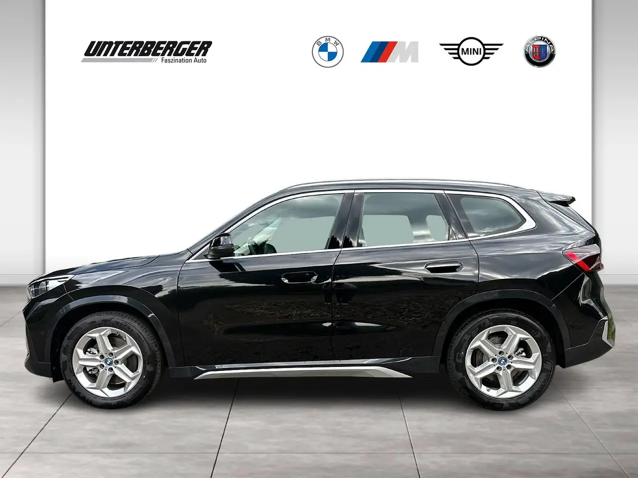 BMW iX1 xDrive30 xLine DAB LED RFK Shz PDC 3