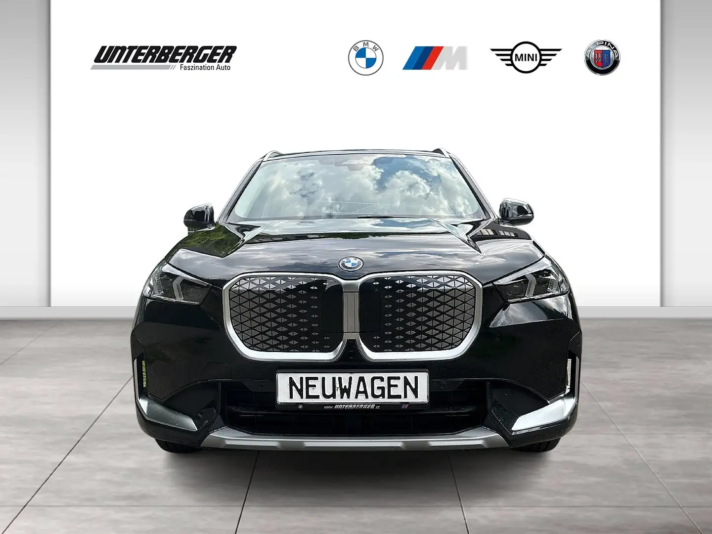 BMW iX1 xDrive30 xLine DAB LED RFK Shz PDC Noir - 2