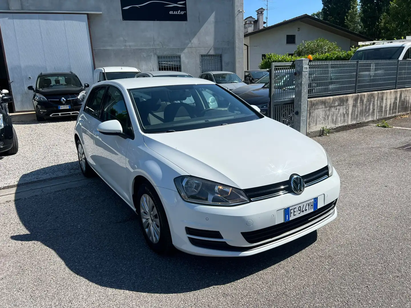 Volkswagen Golf 1.6 TDI 90 CV 5p. Business Trendline BlueMotion Te Weiß - 1