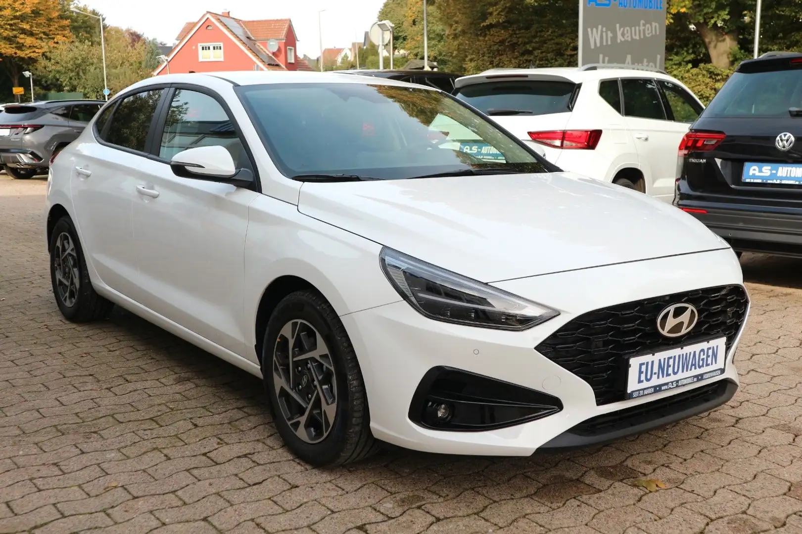 Hyundai i30 Fastback 1.0 Smart *RFK/NAV/LED/VC/FACELIFT* White - 1