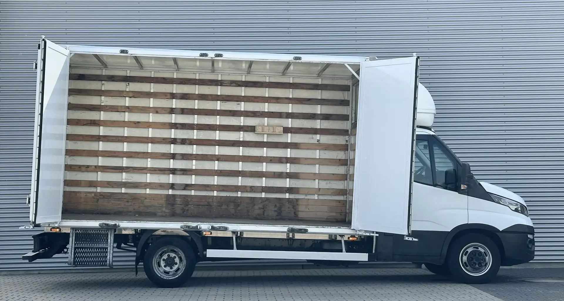 Iveco Daily 35C18 3.0 410 Automaat bakwagen Wit - 2