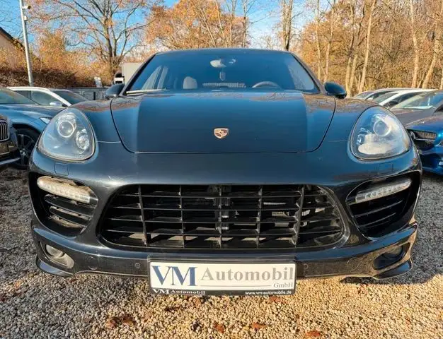 Porsche Cayenne view 2