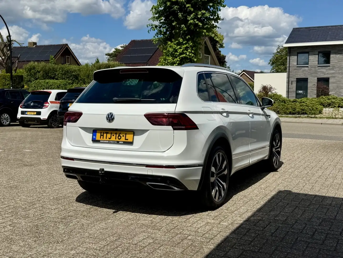 Volkswagen Tiguan 2.0 TSI 220PK 4Motion Highline R-Line Virtual Stan Wit - 2