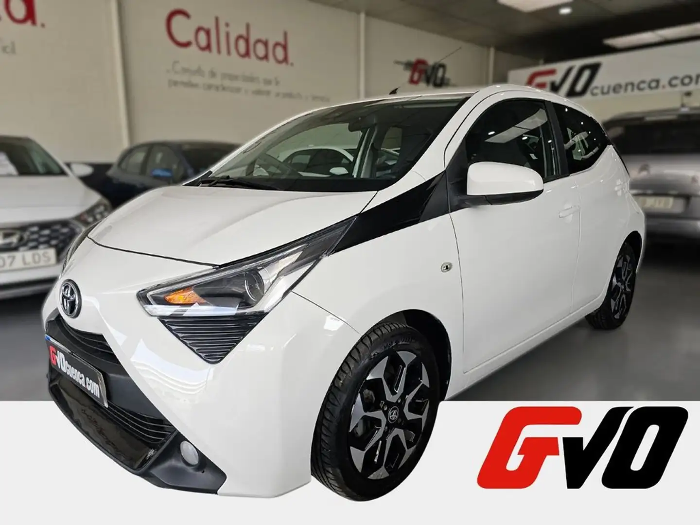 Toyota Aygo 1.0 VVT-i x-play Weiß - 1