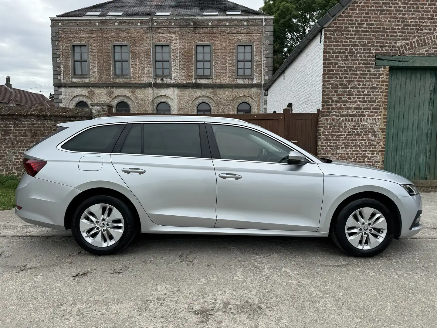Skoda Octavia SW PHEV 1.4 TSI Ambition DSG Grijs - 2